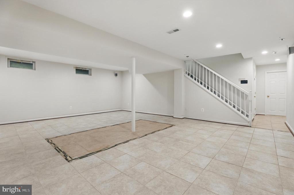 17803 SINGH COURT