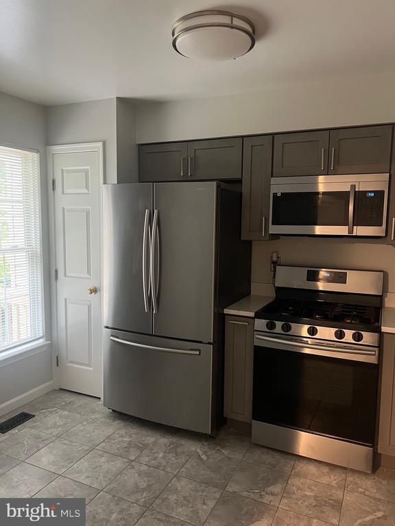 12807 TOWN CENTER WAY