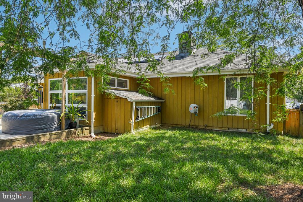1815 STEVENS DRIVE