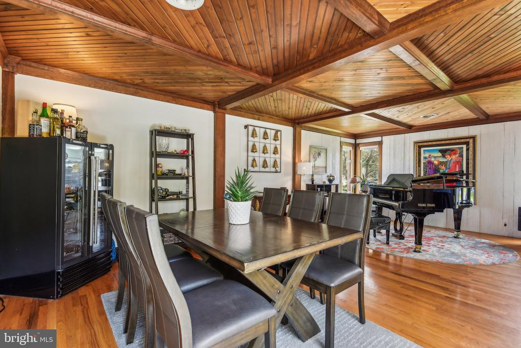1815 STEVENS DRIVE