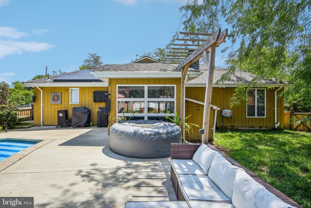 1815 STEVENS DRIVE
