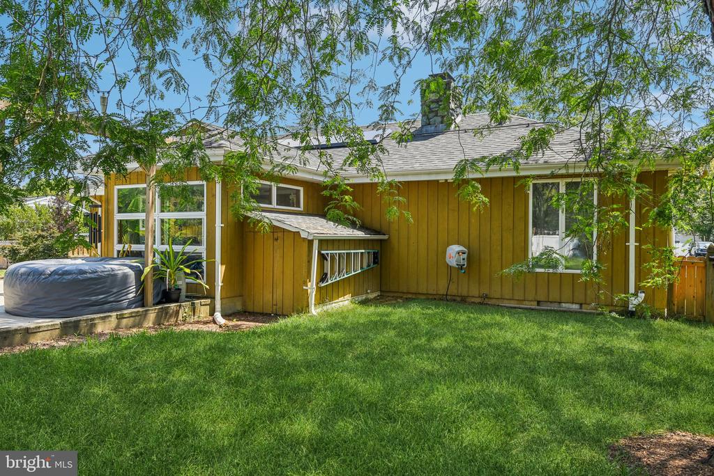 1815 STEVENS DRIVE