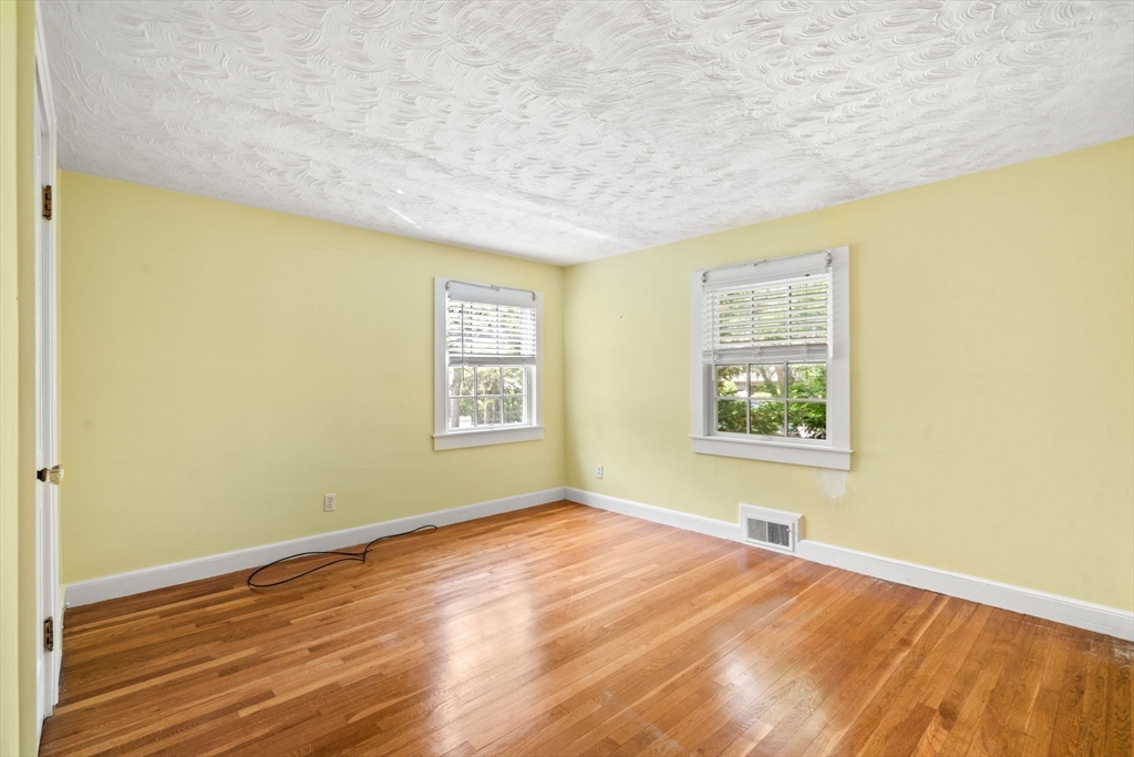 102 Cabot St