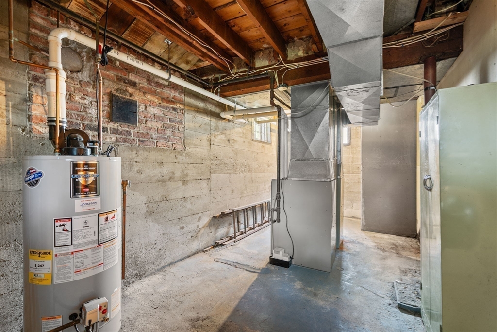 102 Cabot St