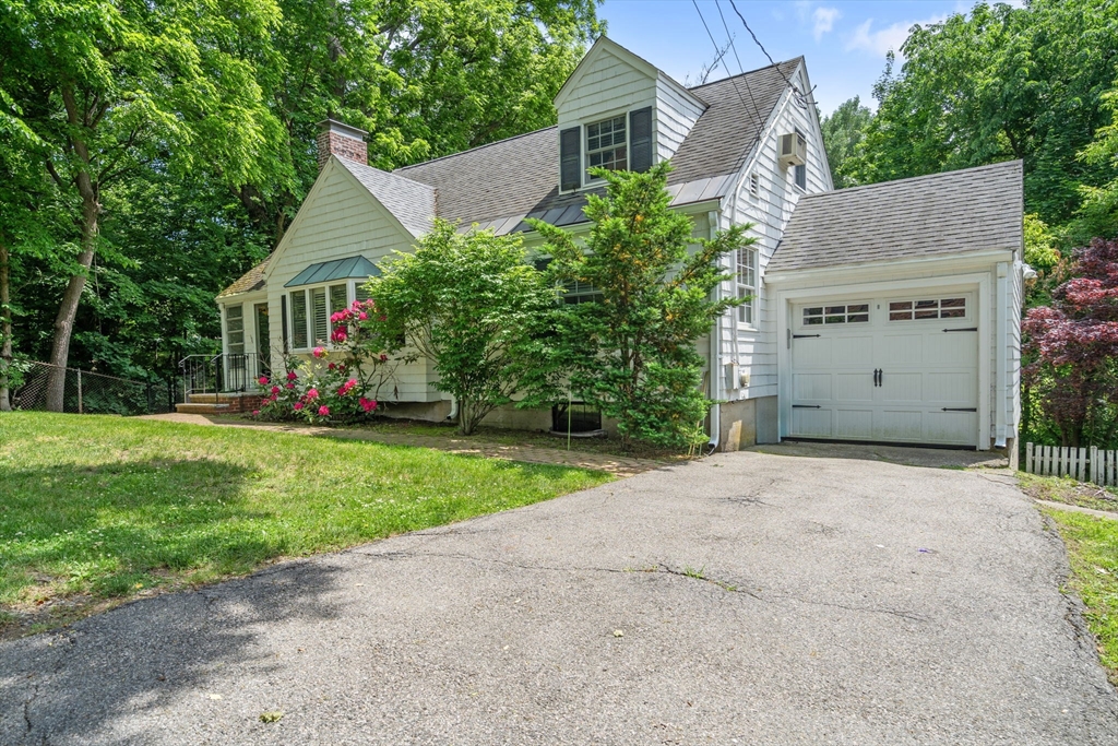 102 Cabot St