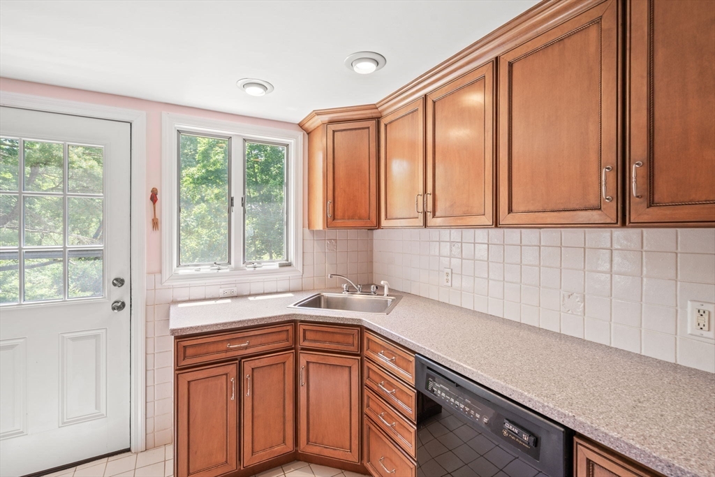 102 Cabot St