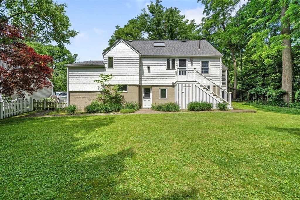 102 Cabot St