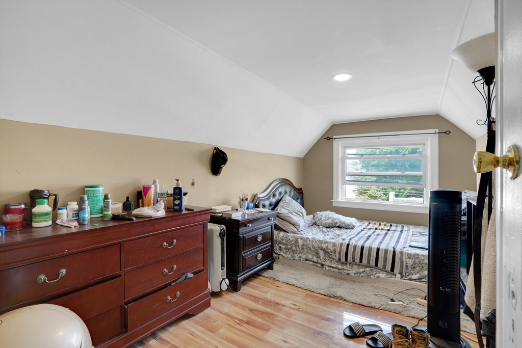 418 Pleasant St.