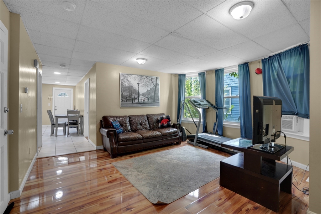418 Pleasant St.