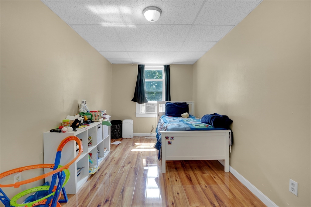 418 Pleasant St.