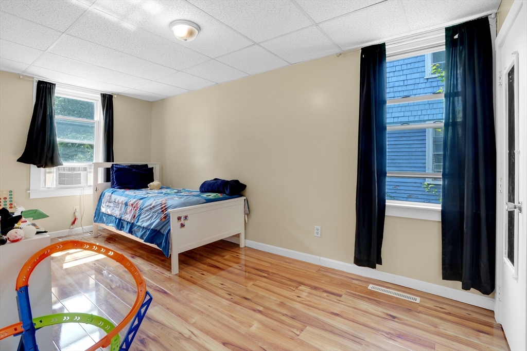 418 Pleasant St.