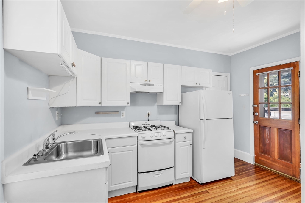 98 Baker St # 1