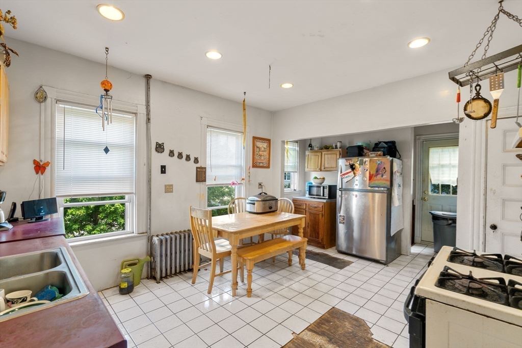 19 Elmhurst St