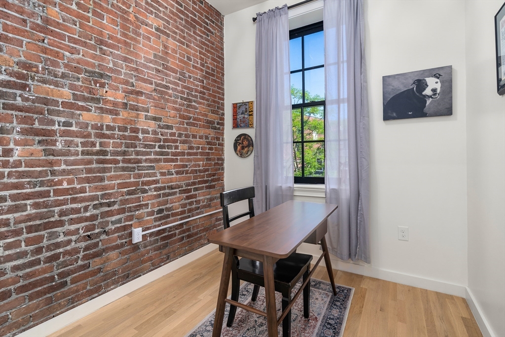 22 Kenilworth St