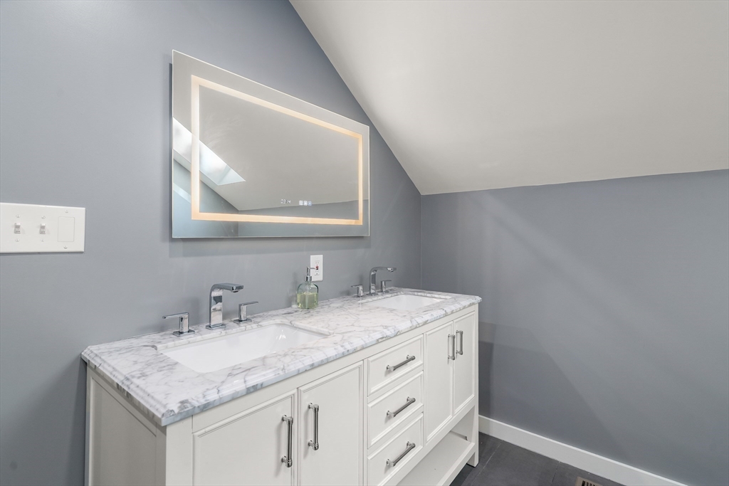 22 Kenilworth St
