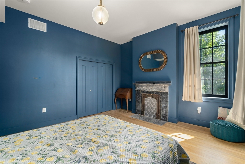 22 Kenilworth St