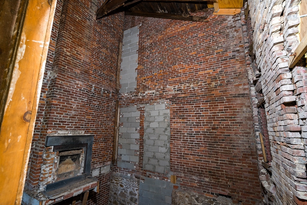 22 Kenilworth St