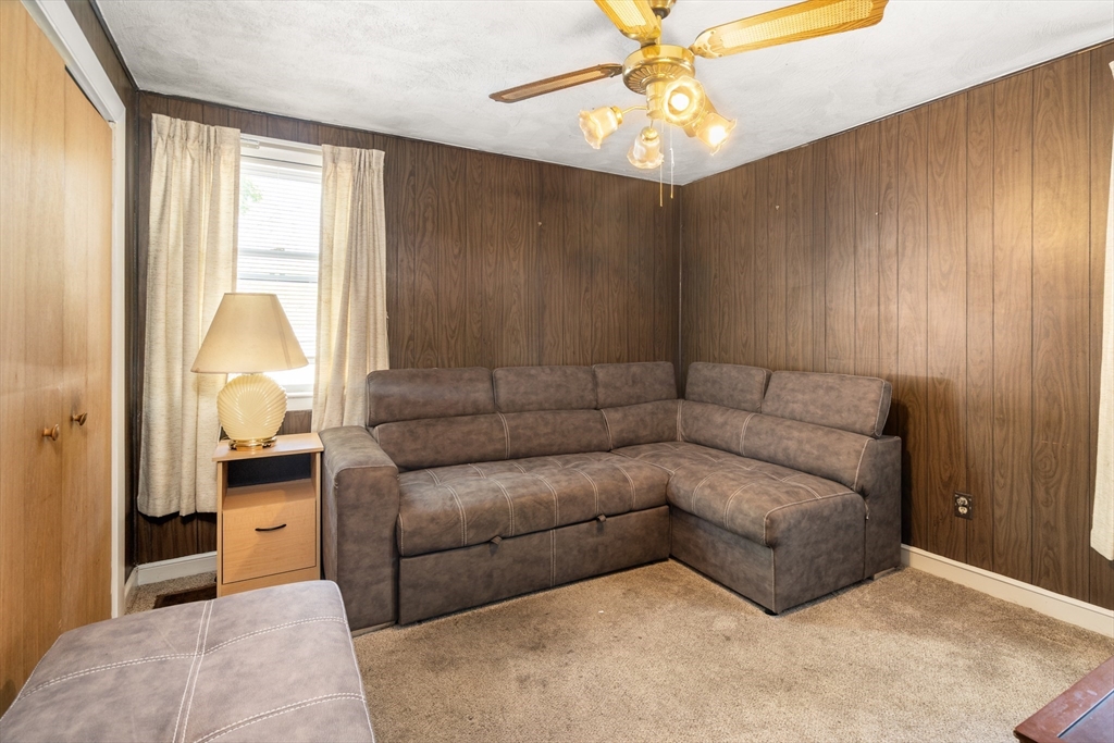 25 Curve St