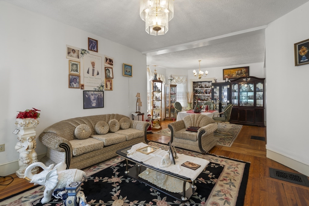 87 Hamilton St