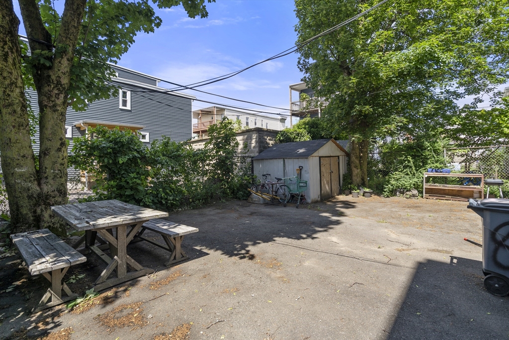 87 Hamilton St