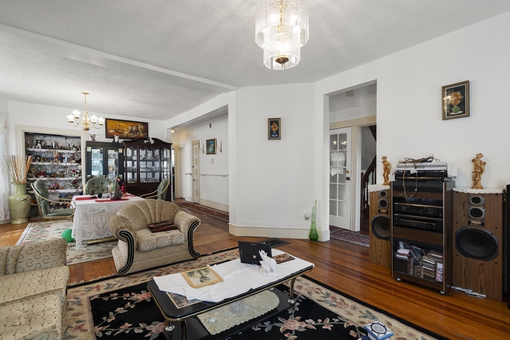 87 Hamilton St