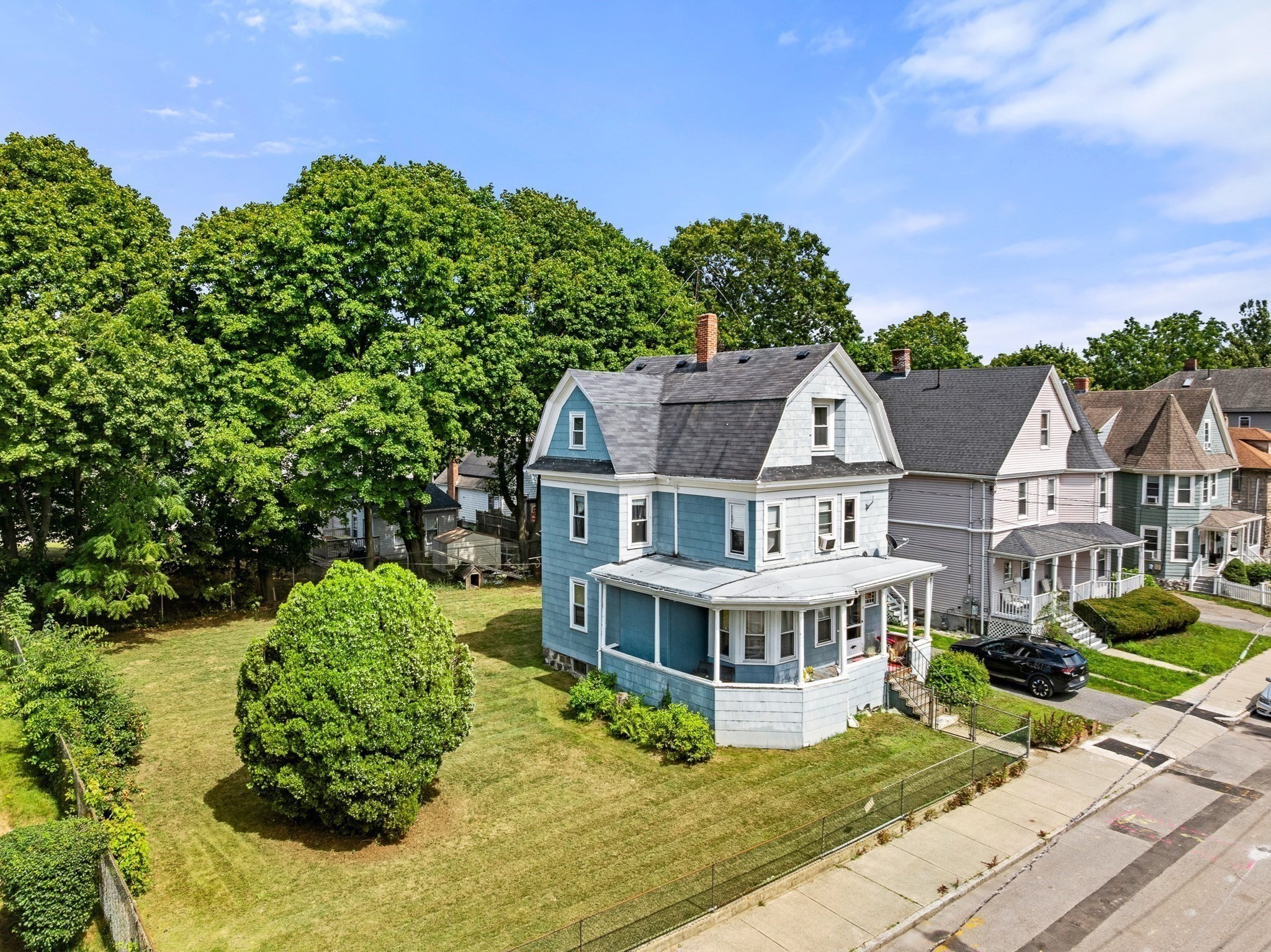 16 Holmfield Ave