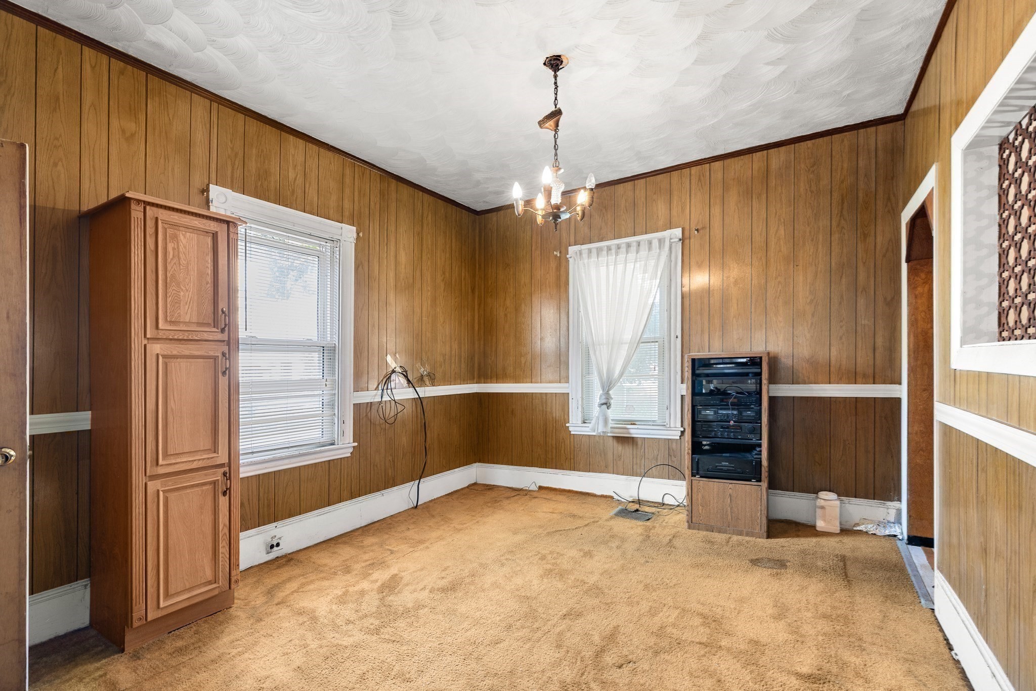 16 Holmfield Ave