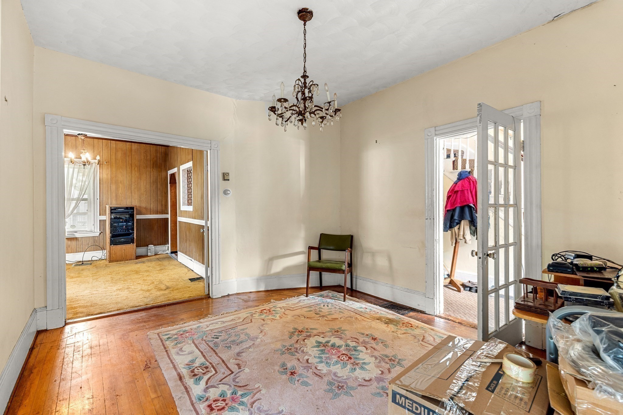16 Holmfield Ave