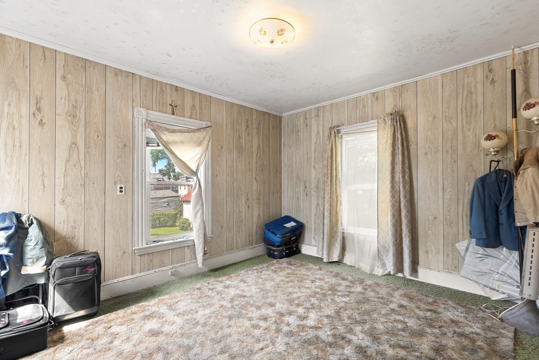 16 Holmfield Ave