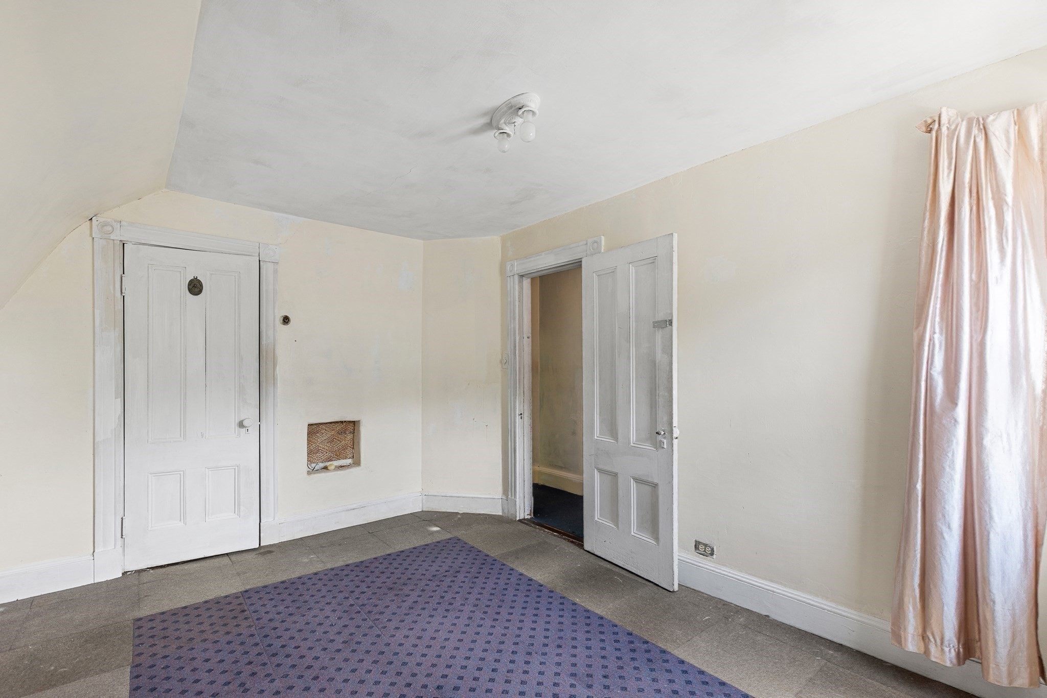 16 Holmfield Ave