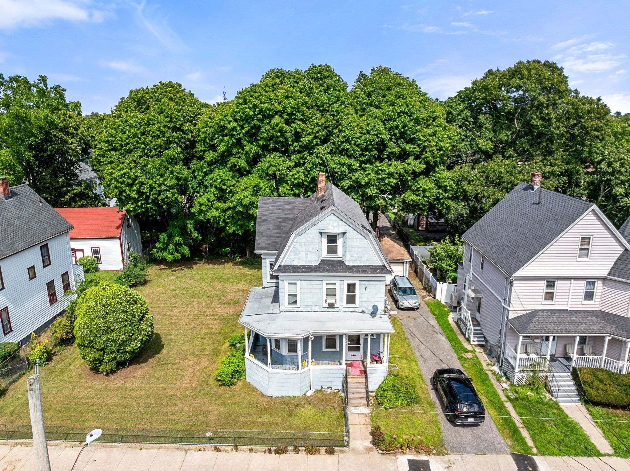 16 Holmfield Ave