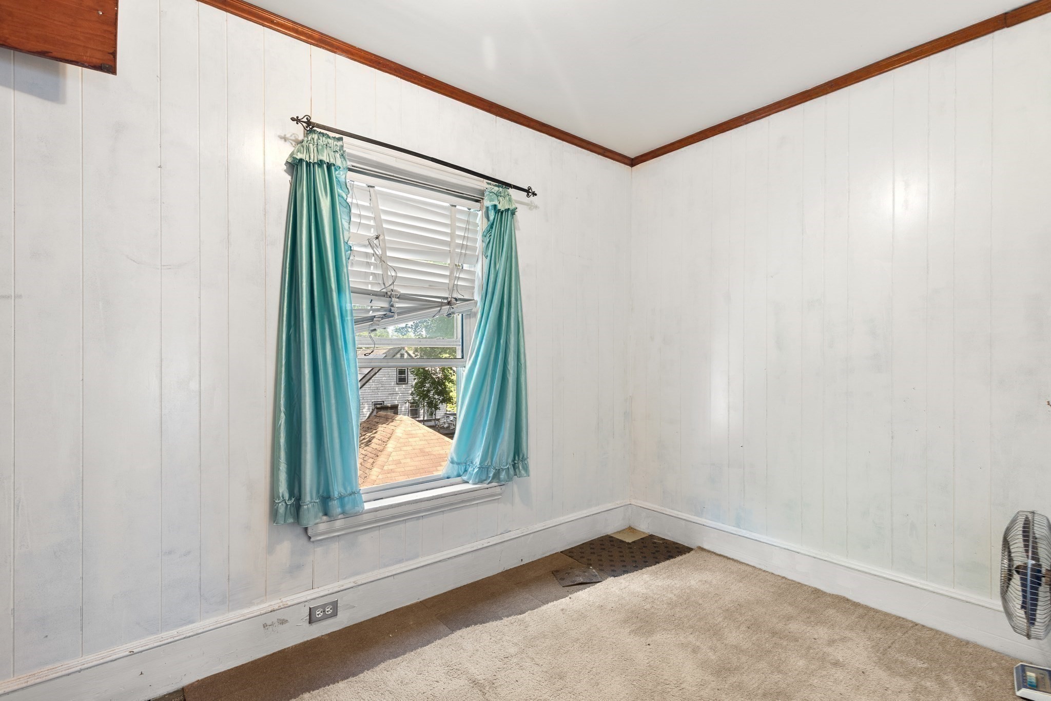 16 Holmfield Ave