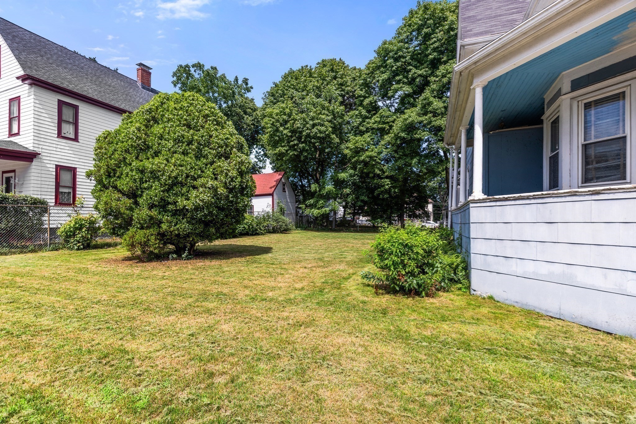 16 Holmfield Ave