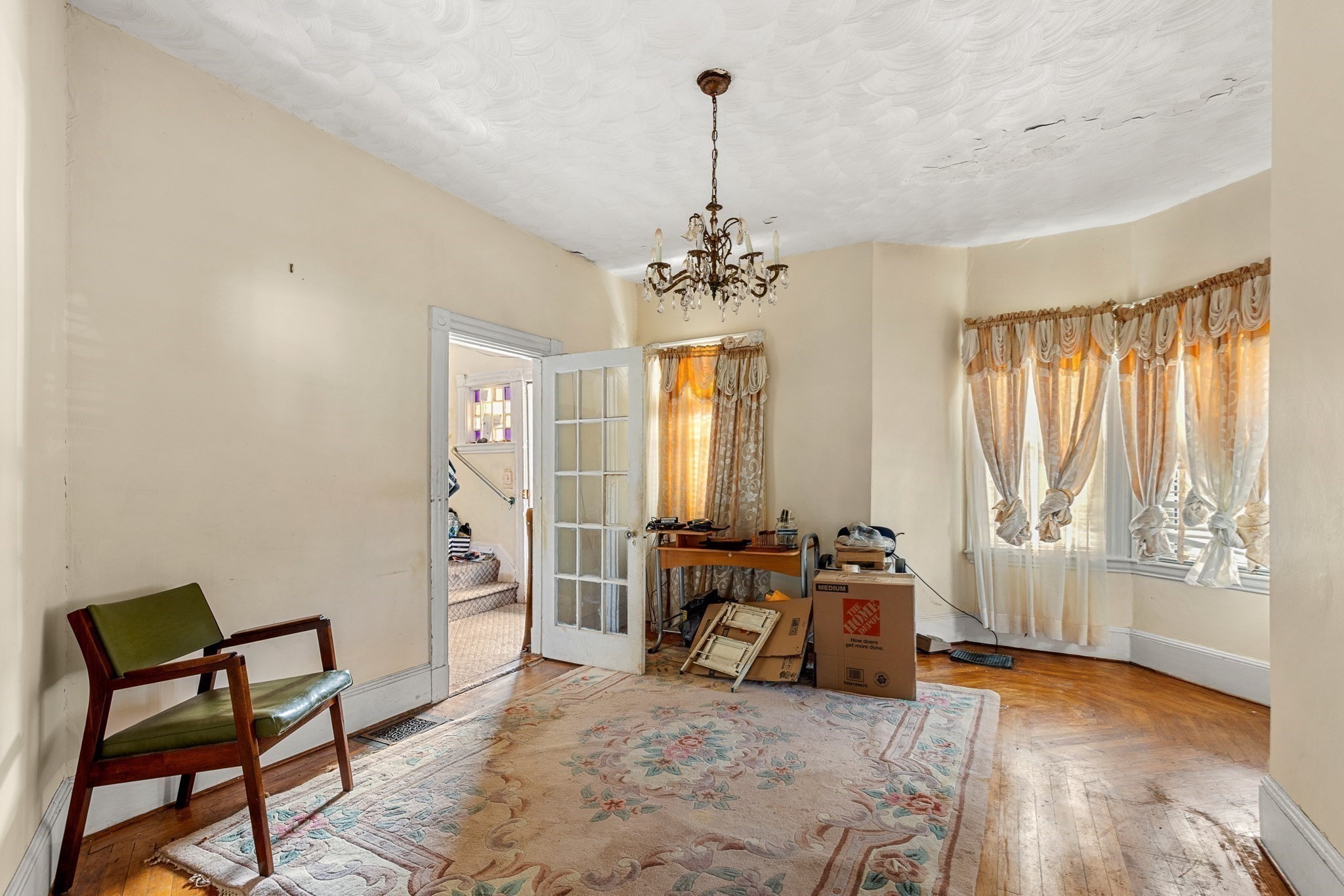 16 Holmfield Ave