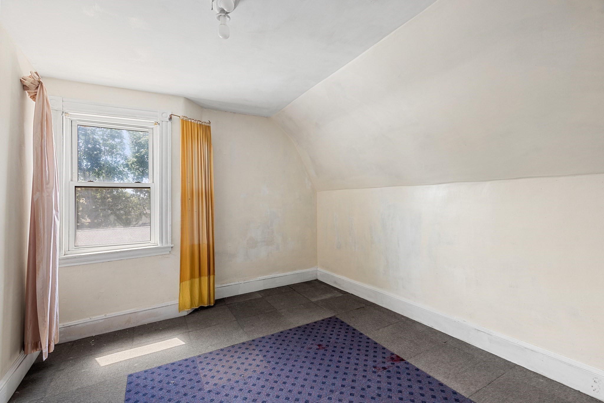 16 Holmfield Ave