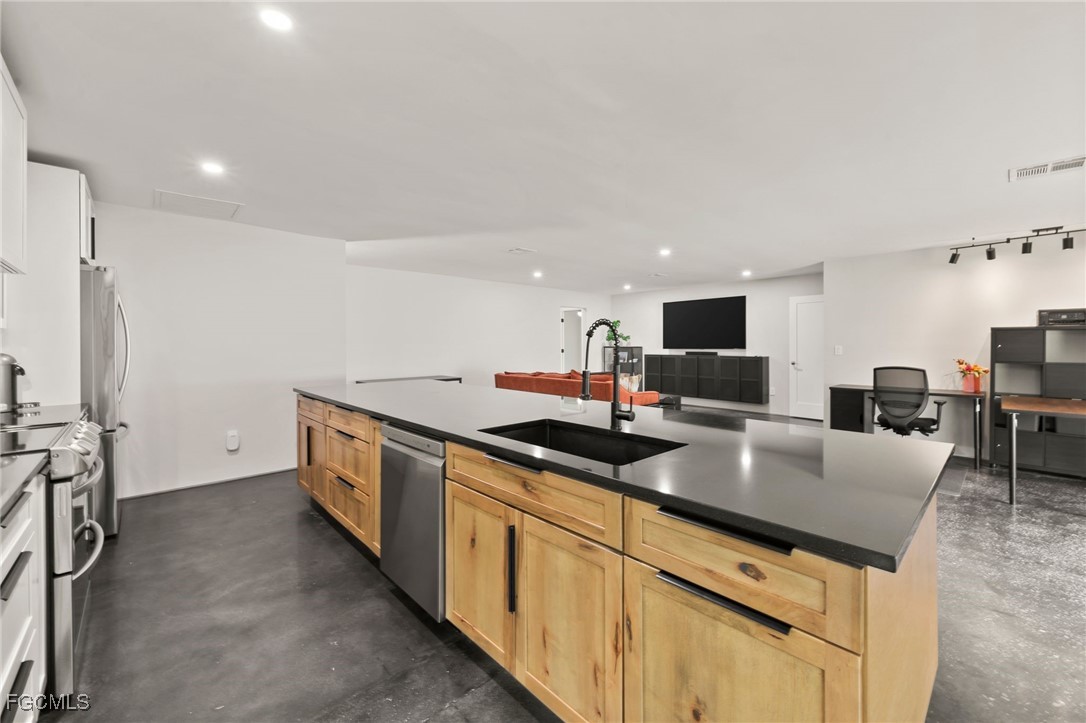 13764 River Forest DR