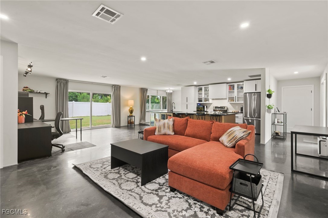 13764 River Forest DR