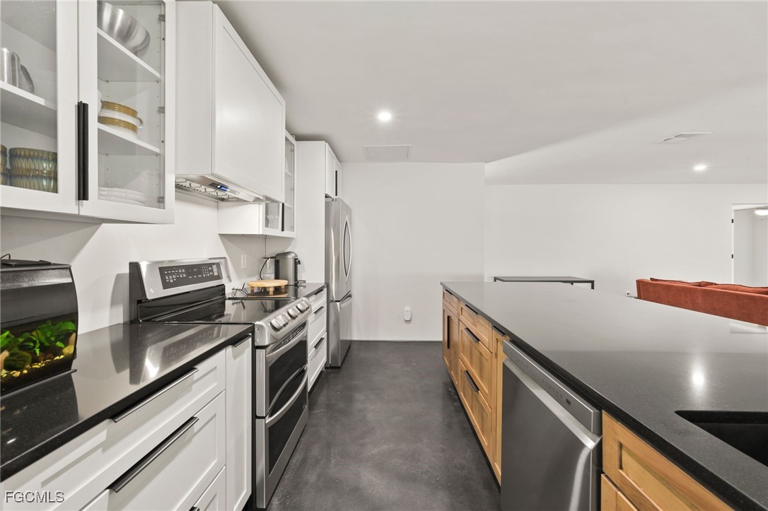 13764 River Forest DR