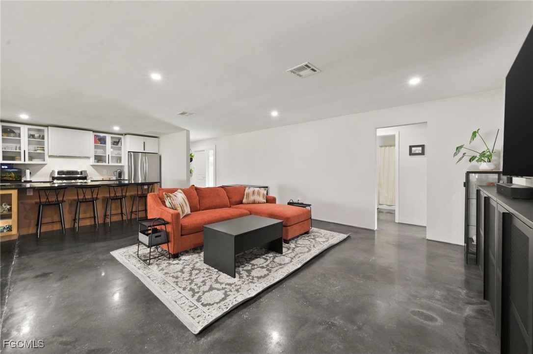 13764 River Forest DR