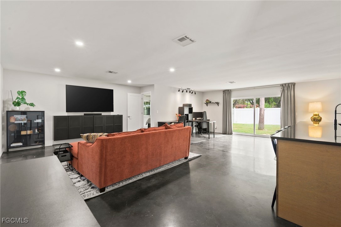 13764 River Forest DR