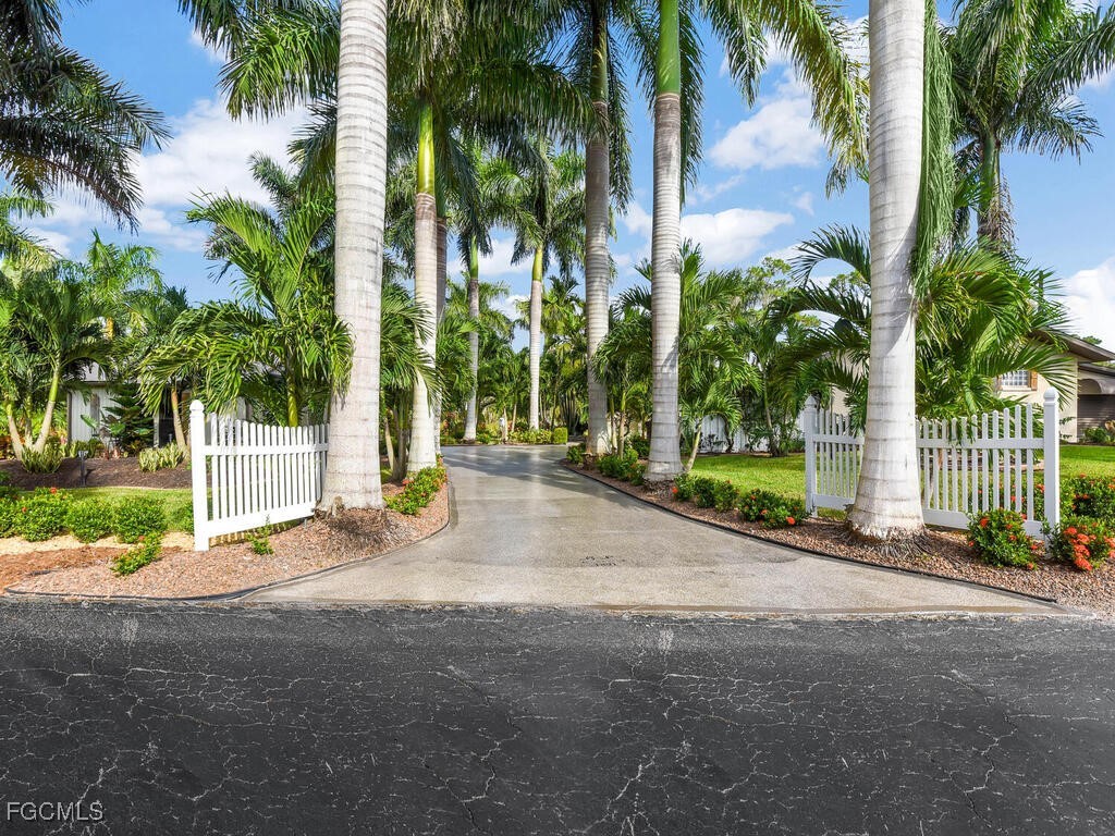 1891 Seminole Harbor DR