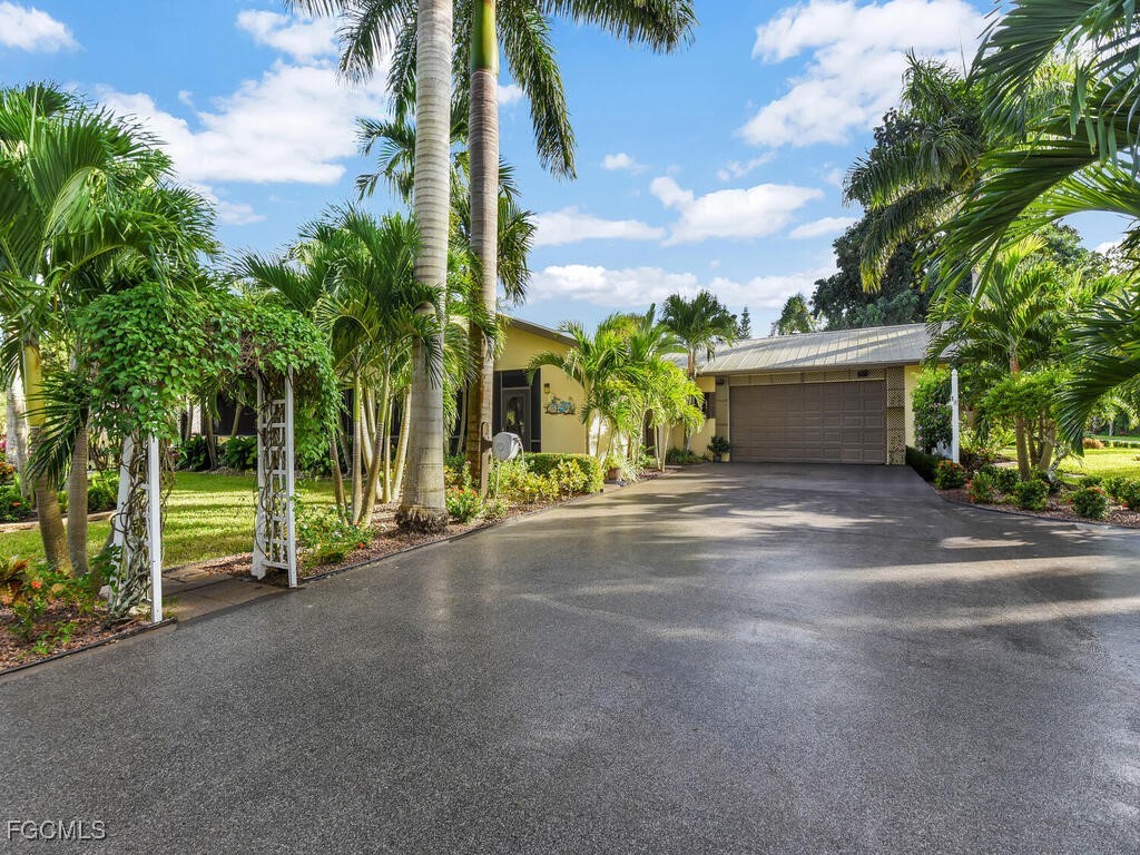 1891 Seminole Harbor DR