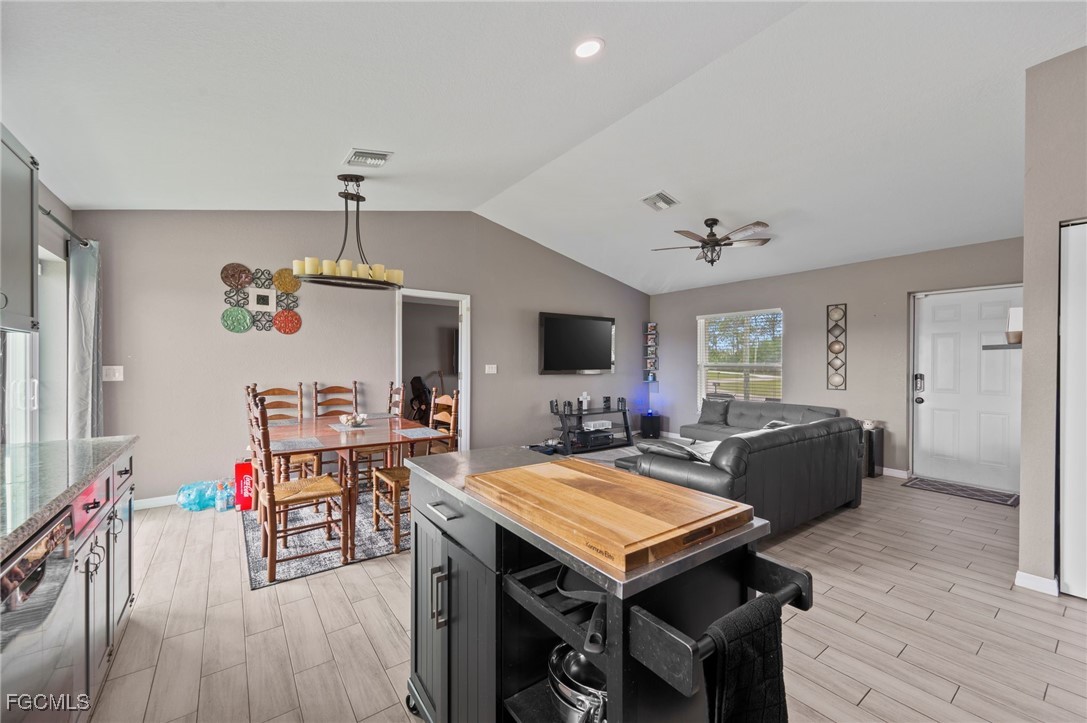 5011 Dania CIR