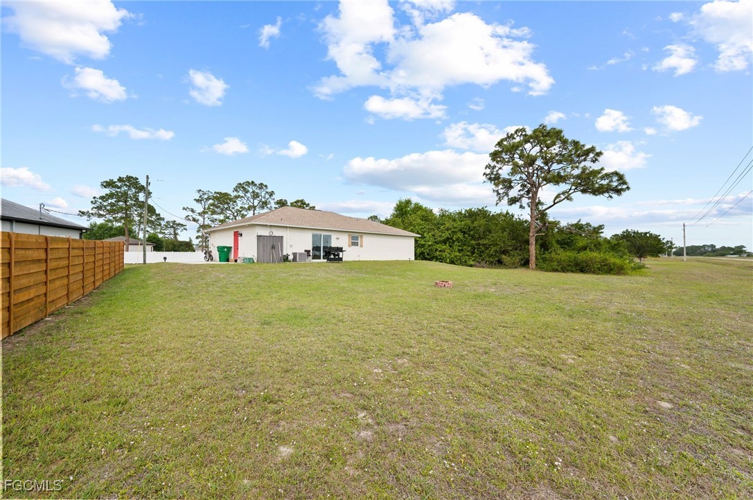 5011 Dania CIR