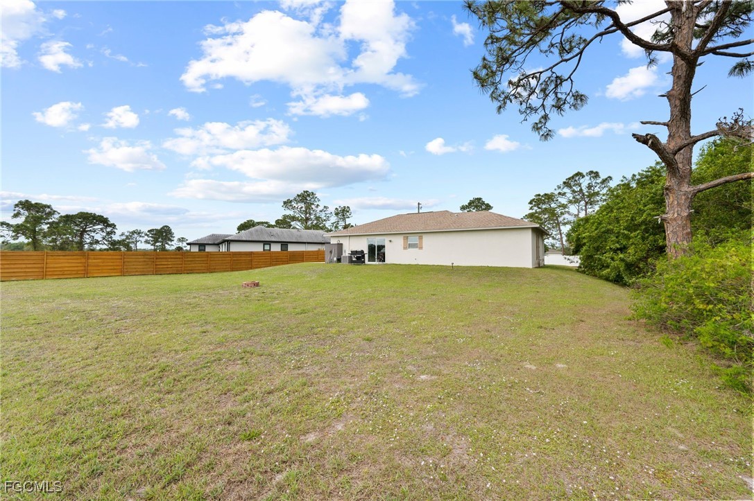 5011 Dania CIR