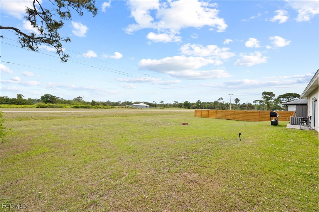 5011 Dania CIR