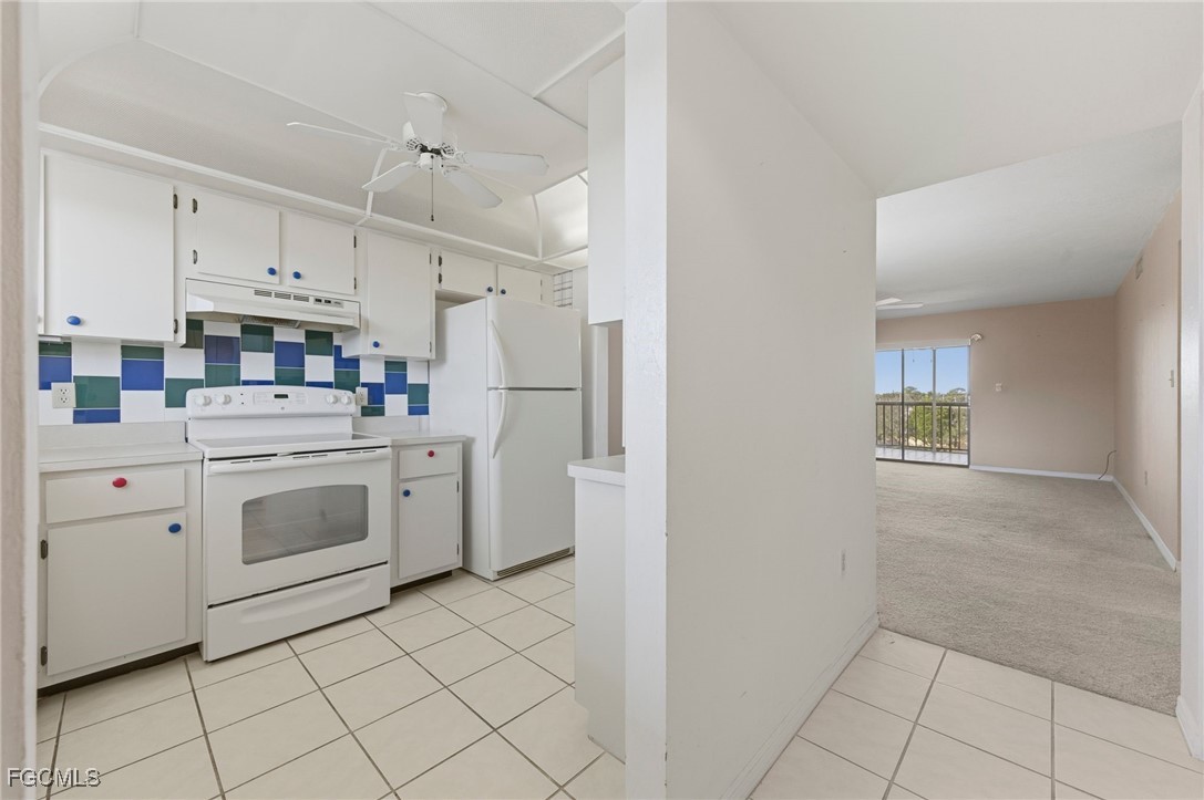 2121 Collier AVE 502