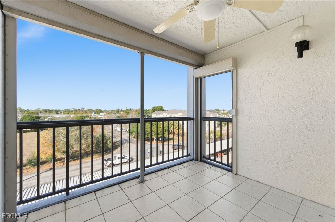 2121 Collier AVE 502