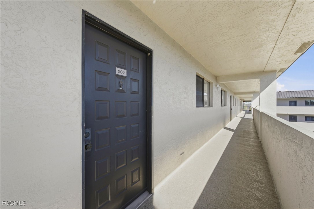 2121 Collier AVE 502