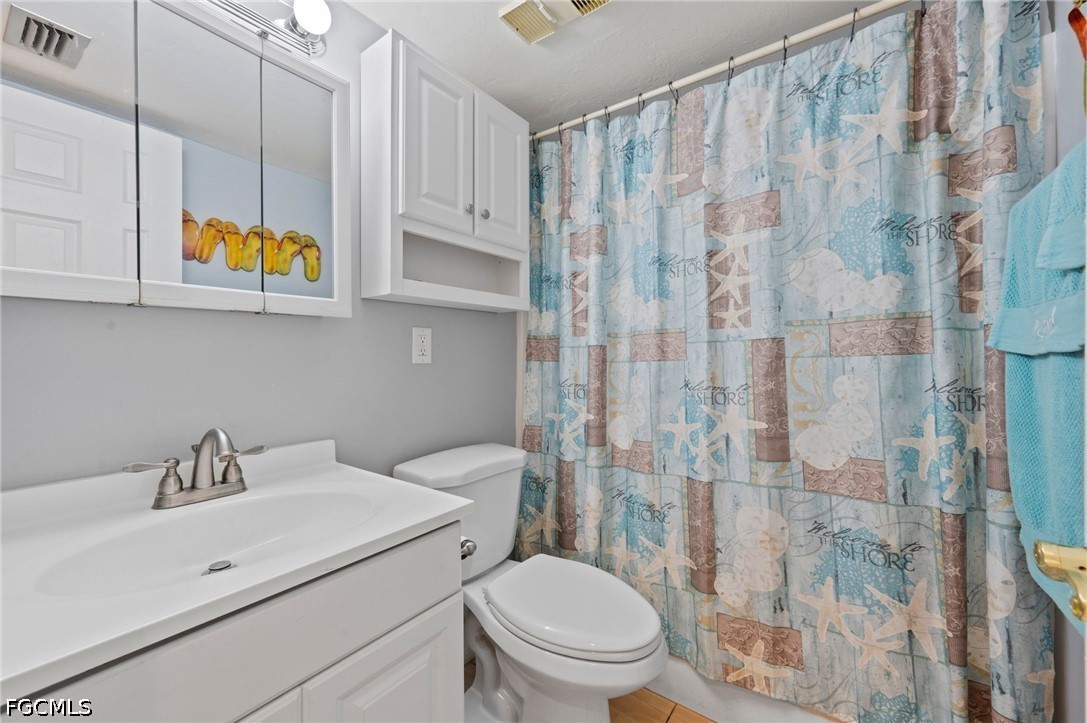 2121 Collier AVE 102